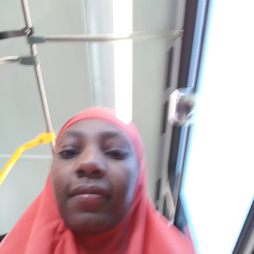 Meet your Posher, Muna